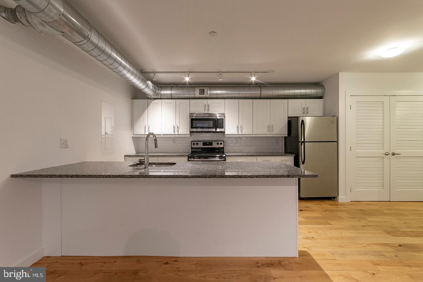 224 Church St #unit 414 Property Photo 5