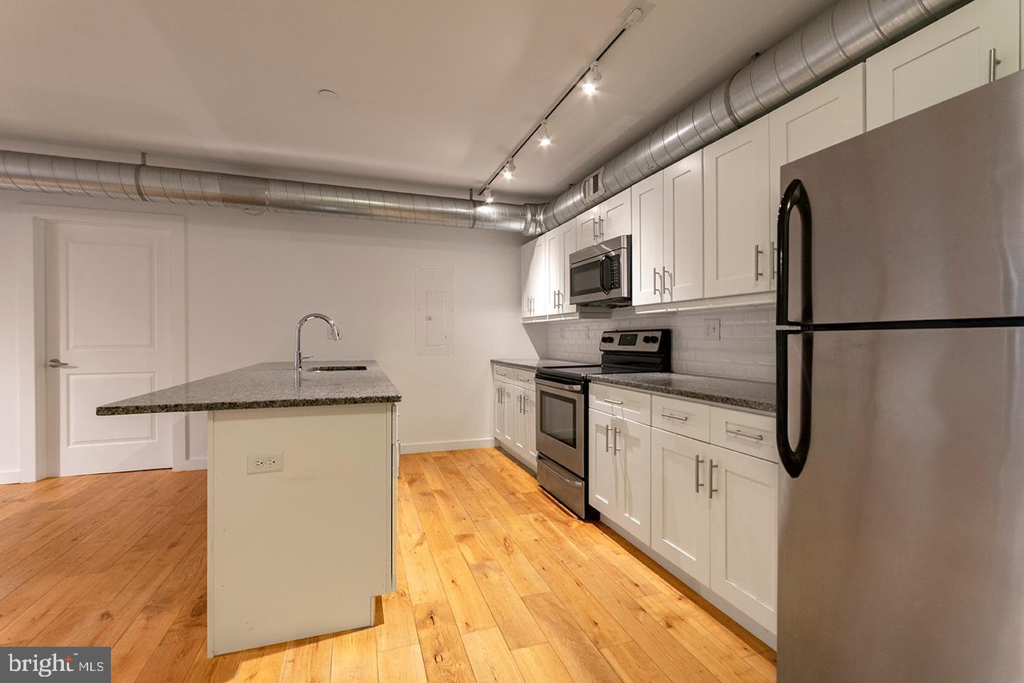 224 Church St #unit 414 Property Photo 6