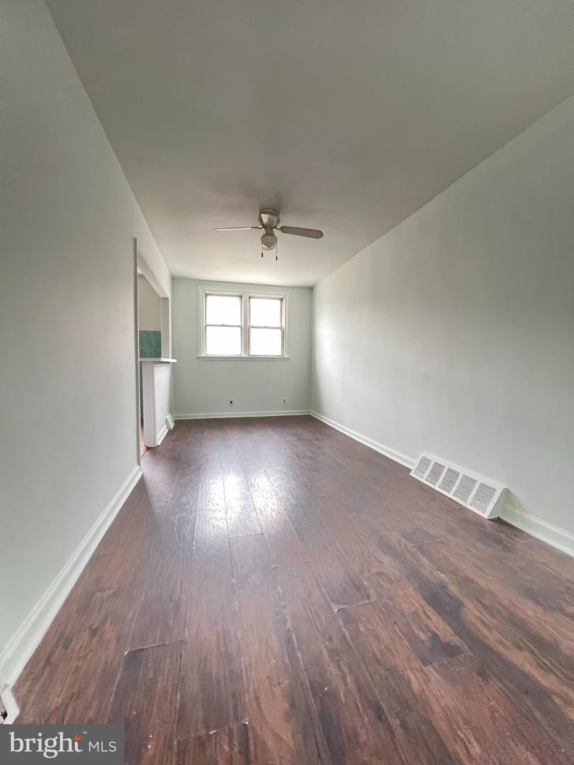7127 Horrocks St Property Photo 5