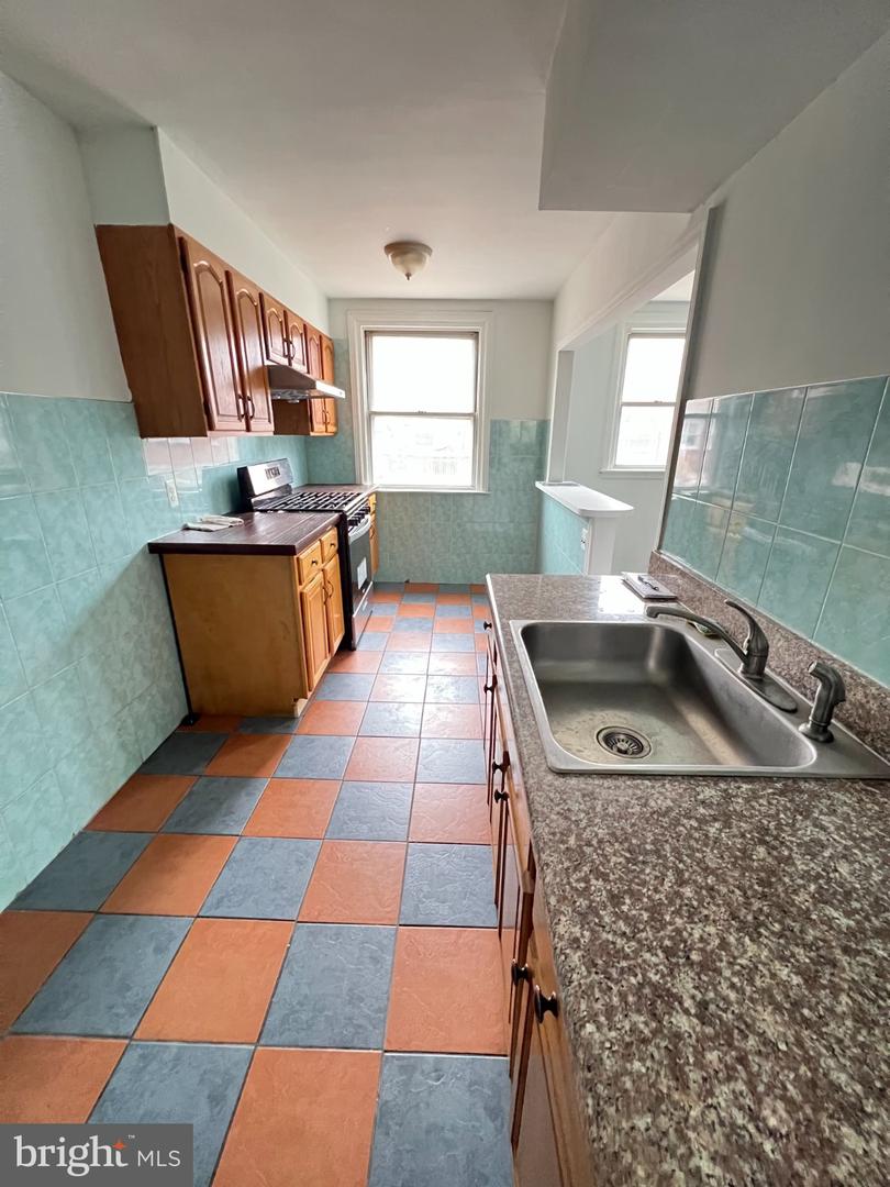 7127 Horrocks St Property Photo 8