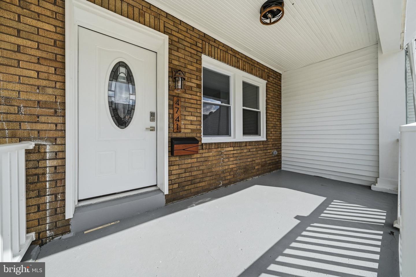 4741 Meridian St Property Photo 3