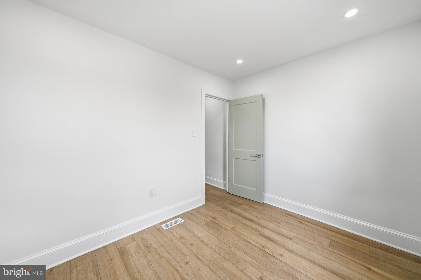 4741 Meridian St Property Photo 21