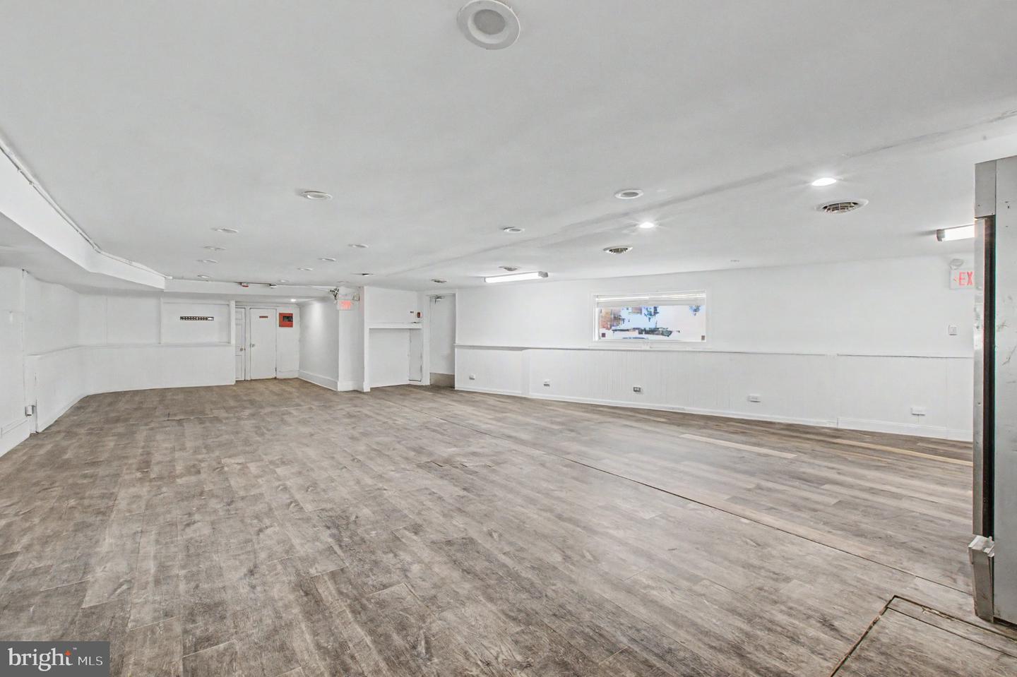 5262 E Roosevelt Blvd Property Photo 18