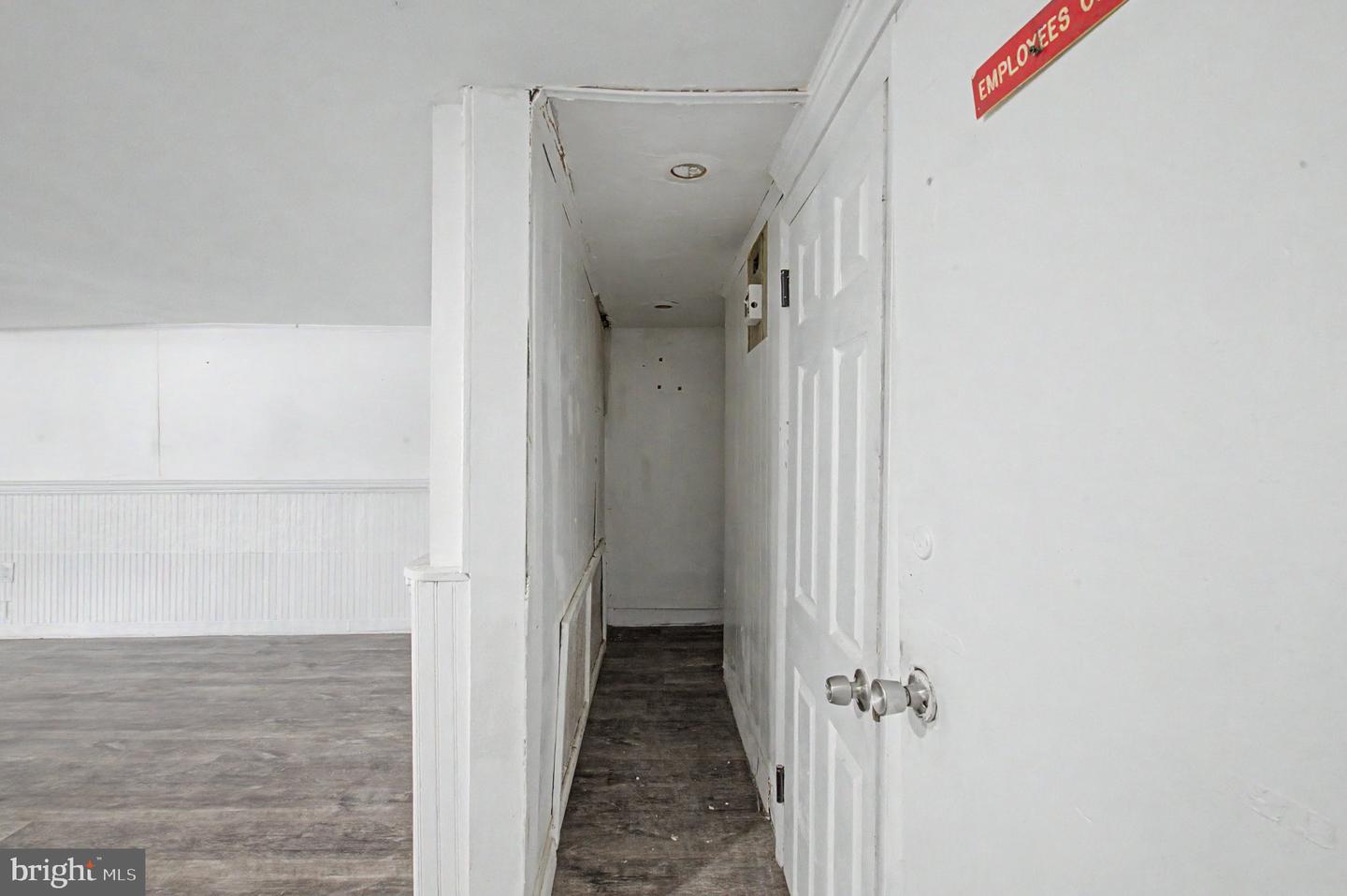 5262 E Roosevelt Blvd Property Photo 19