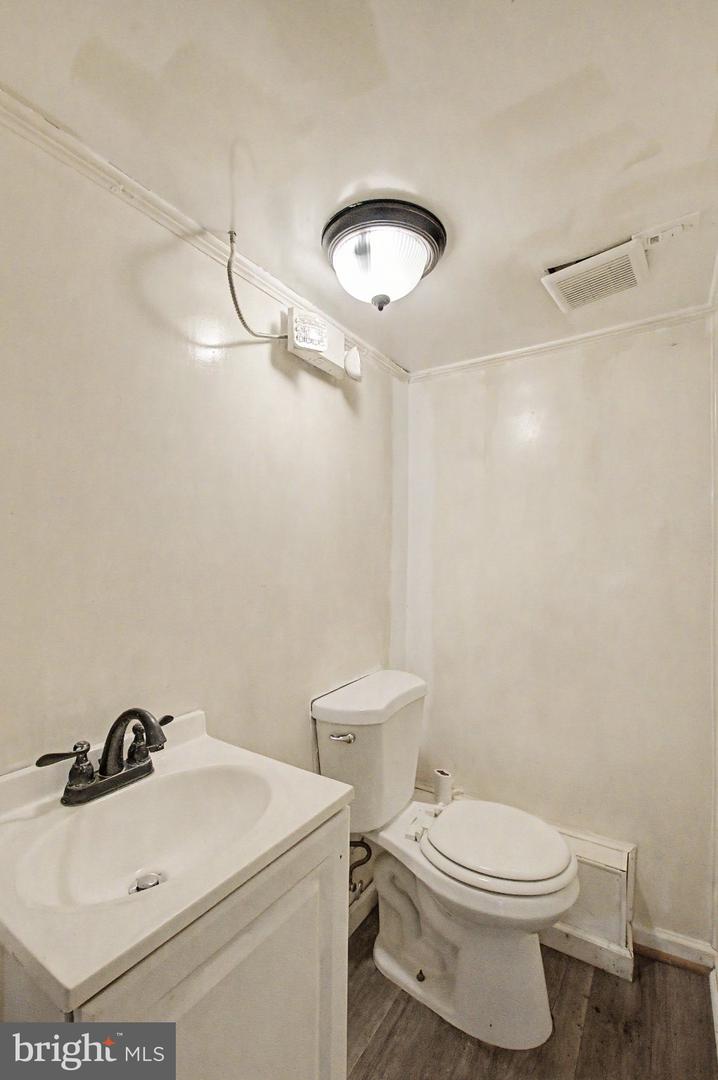 5262 E Roosevelt Blvd Property Photo 20