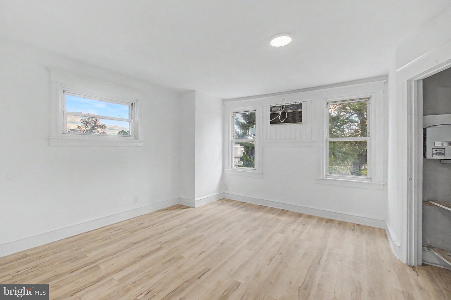 5262 E Roosevelt Blvd Property Photo 49