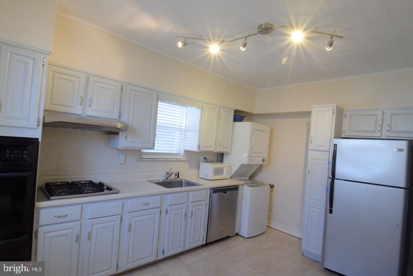 443 E Girard Ave #2 Property Photo 4