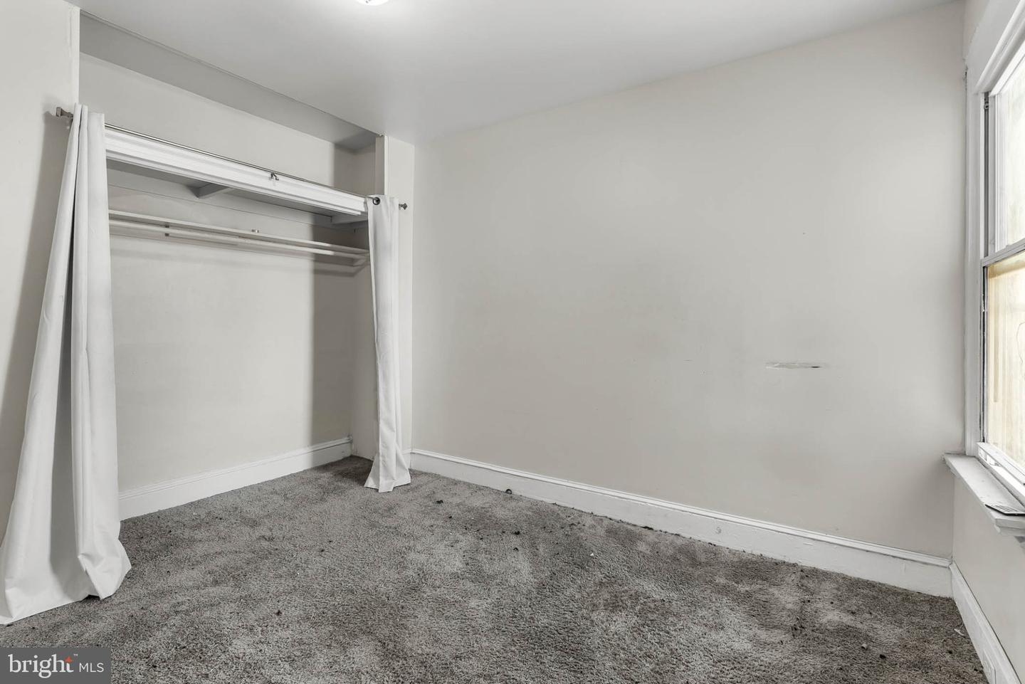 2061 Sigel St Property Photo 14