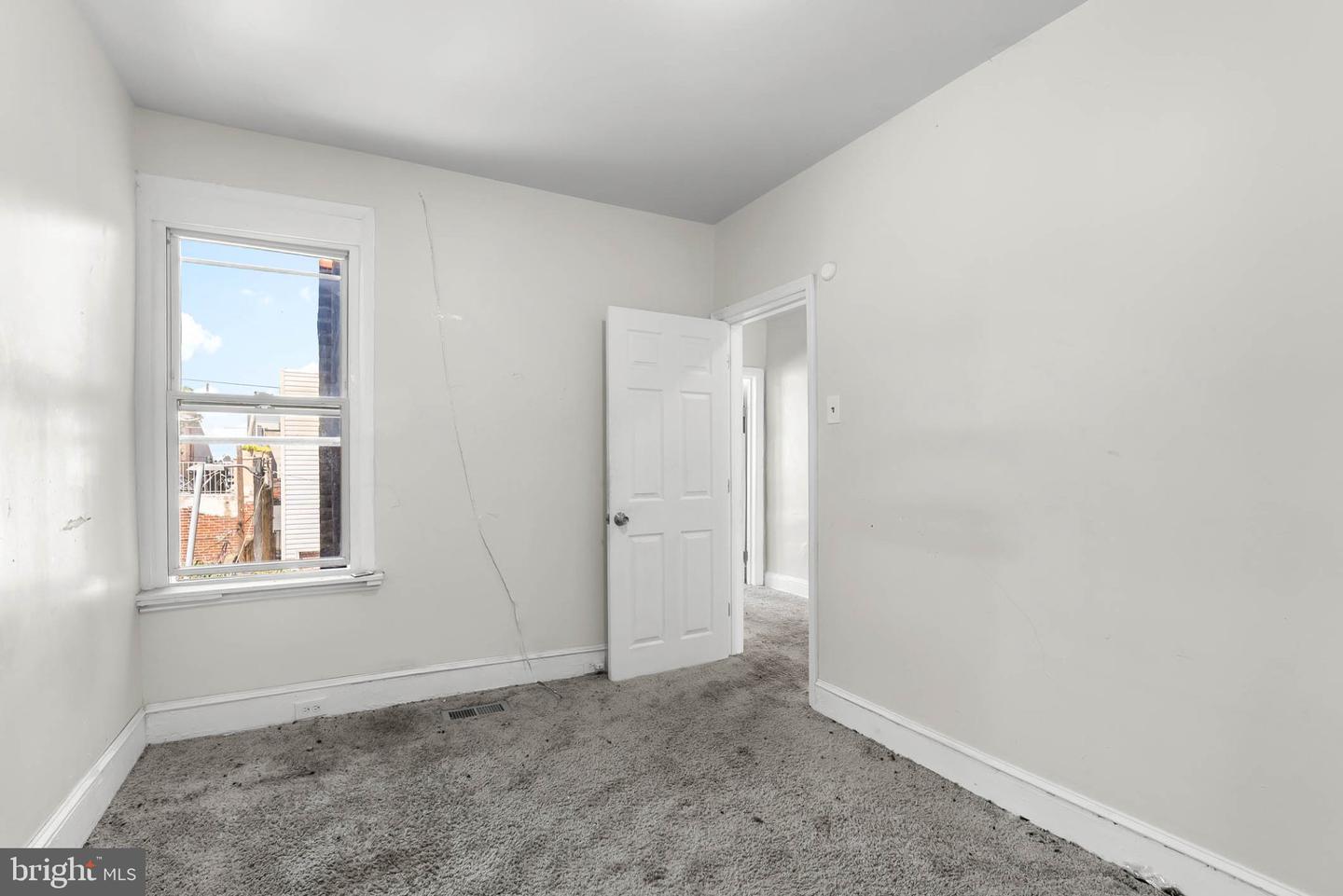 2061 Sigel St Property Photo 15