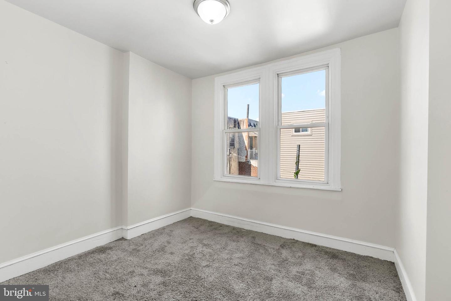 2061 Sigel St Property Photo 18