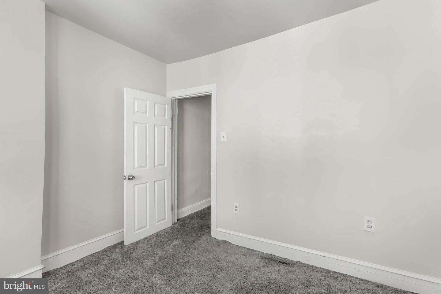 2061 Sigel St Property Photo 19
