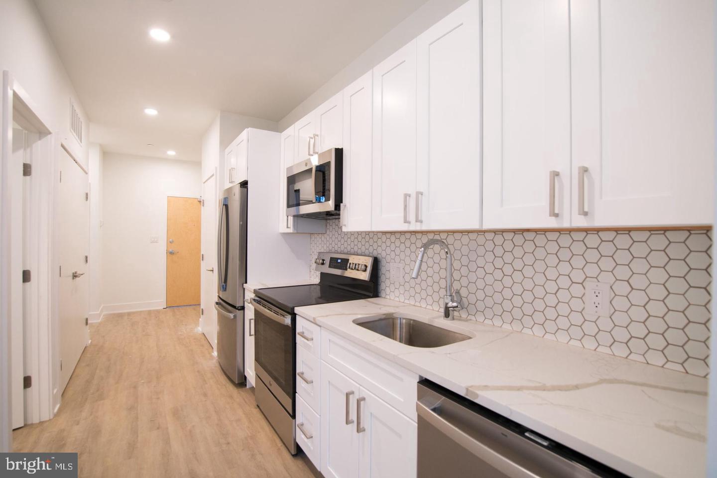 1325 N Lee St #unit 206 Property Photo 9