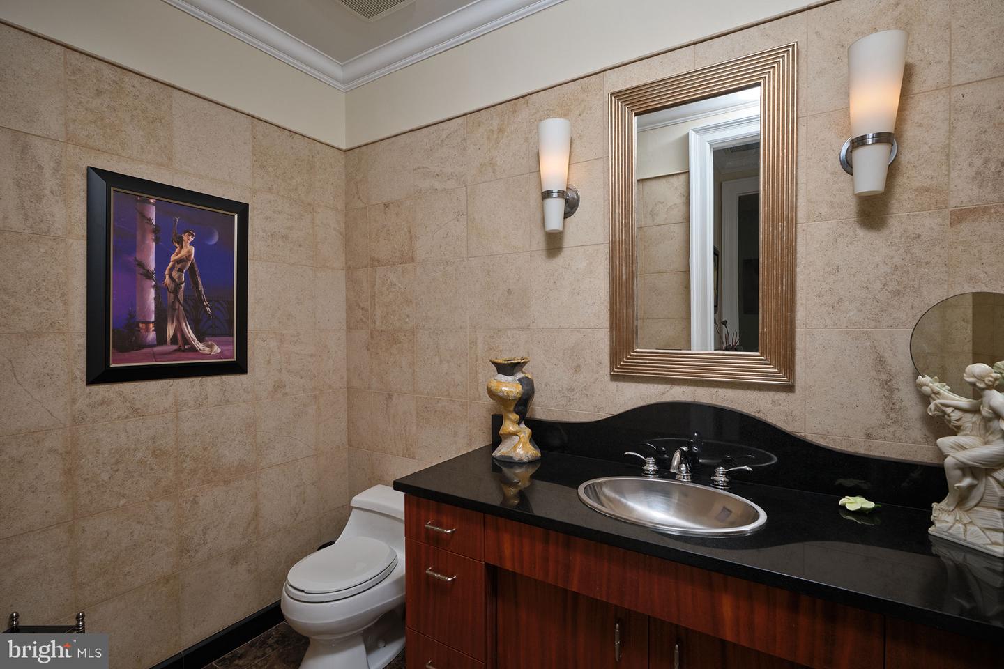 237 S 18th St #16defg Property Photo 16