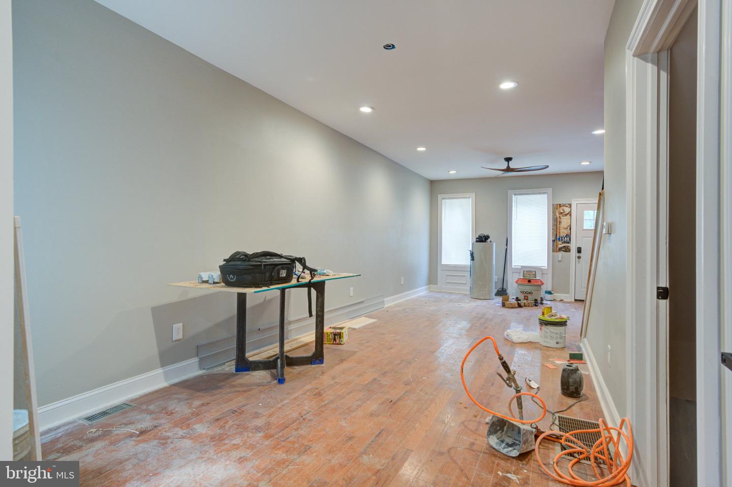 2463 Amber St Property Photo 3