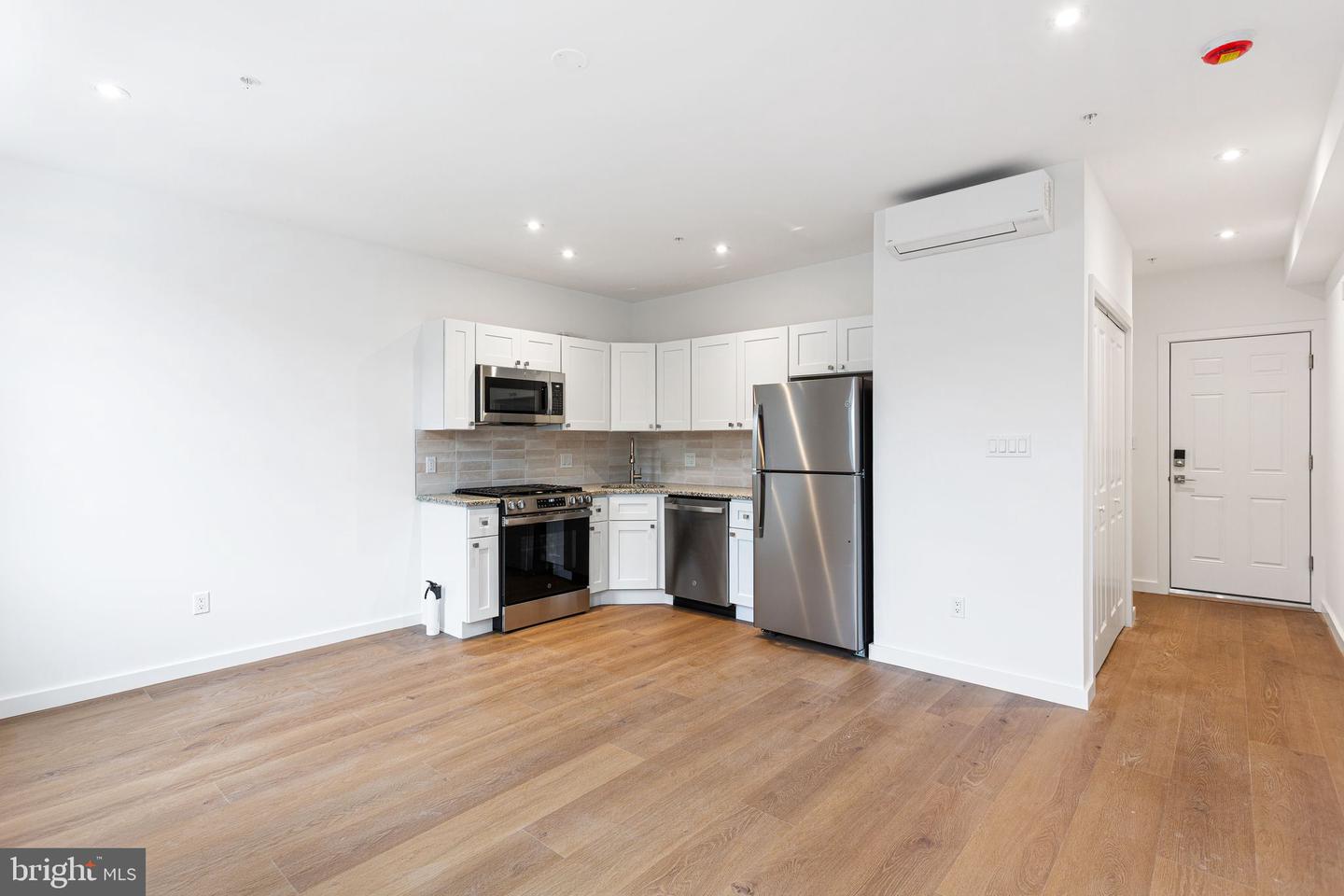 709 S 19TH ST #2F Property Photo 1