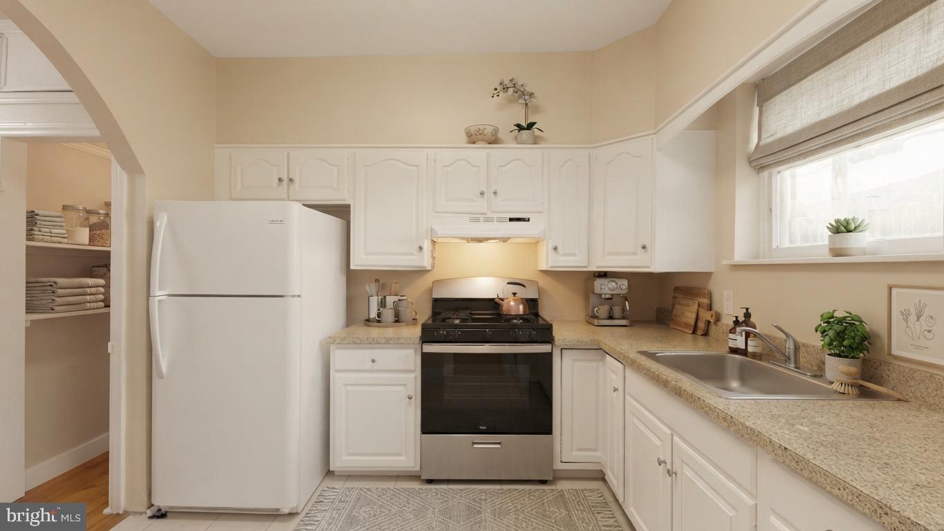 2248 Hicks St Property Photo 3