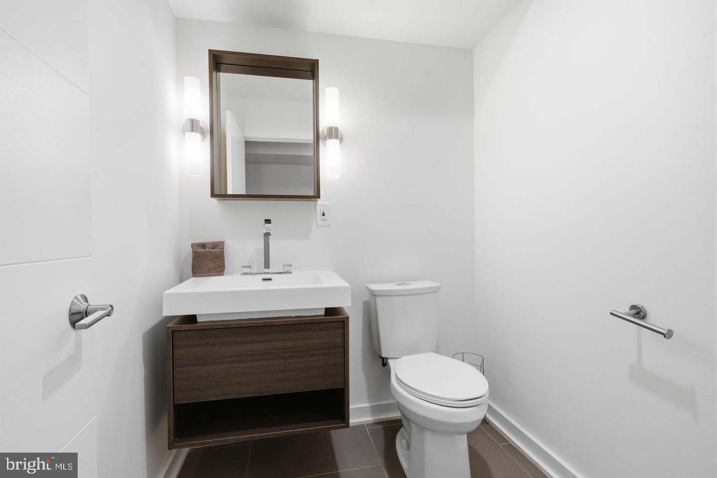 2709 Cambridge St Property Photo 16