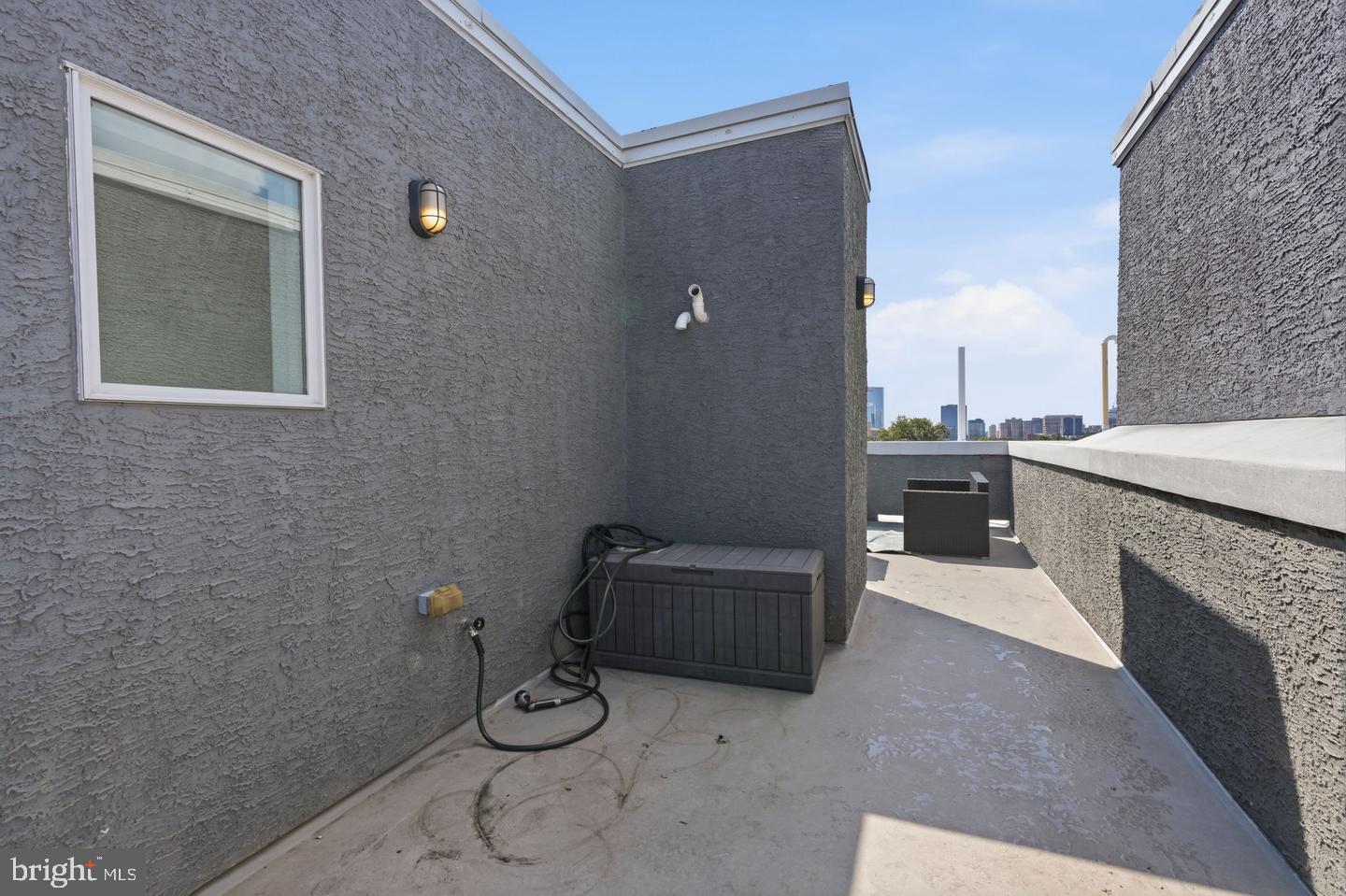 2709 Cambridge St Property Photo 30