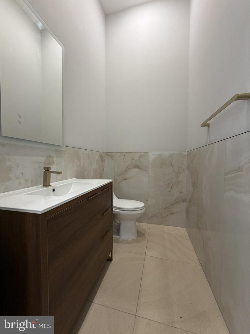1810 E Venango St #103 Property Photo 17