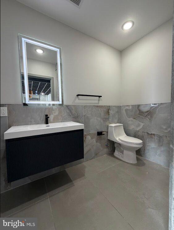 1810 E Venango St #202 Property Photo 14