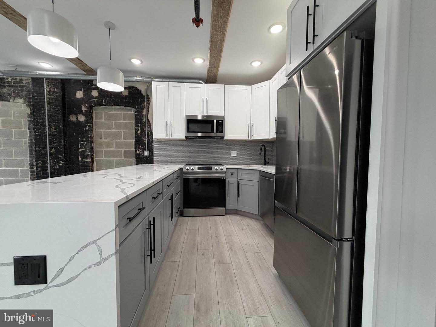 1810 E Venango St #306 Property Photo 8