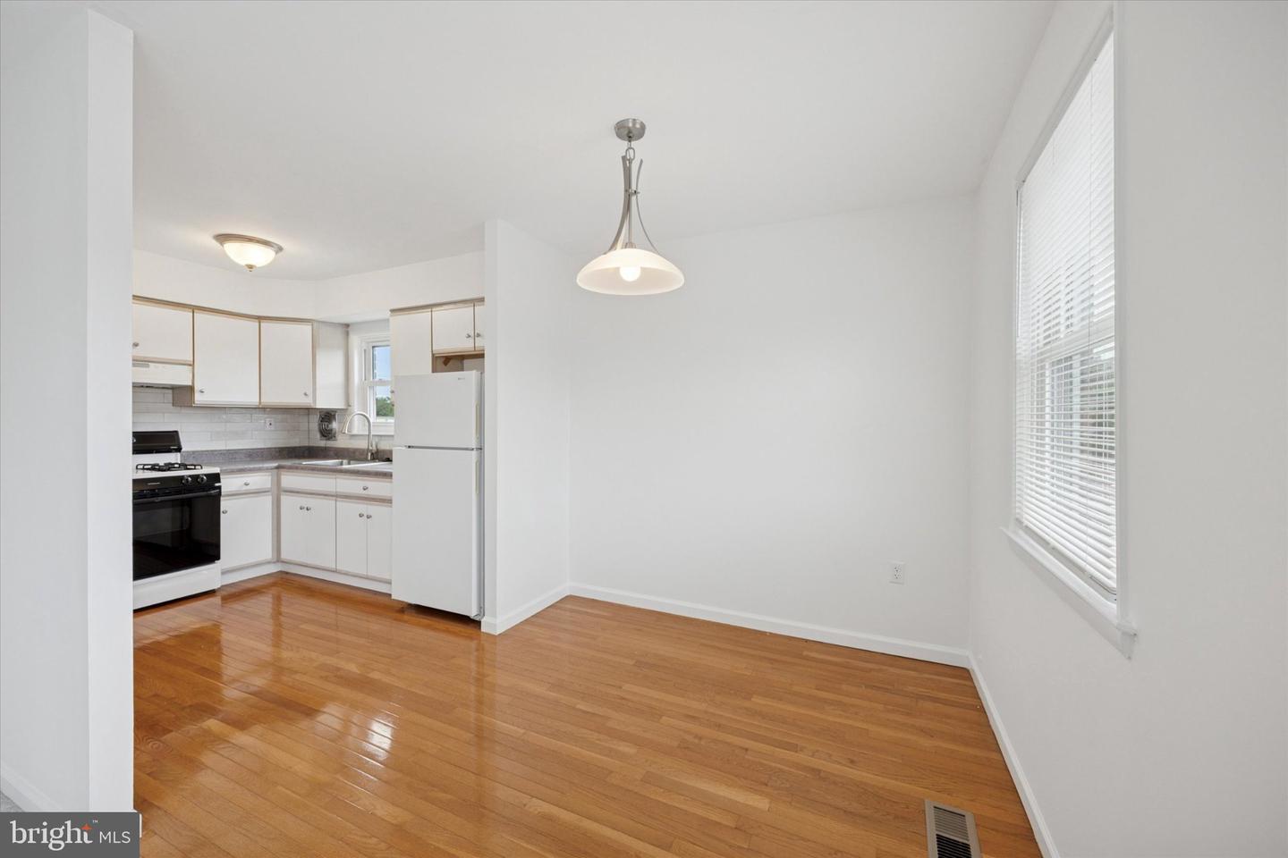 4000 Lyman Dr #2 Property Photo 7