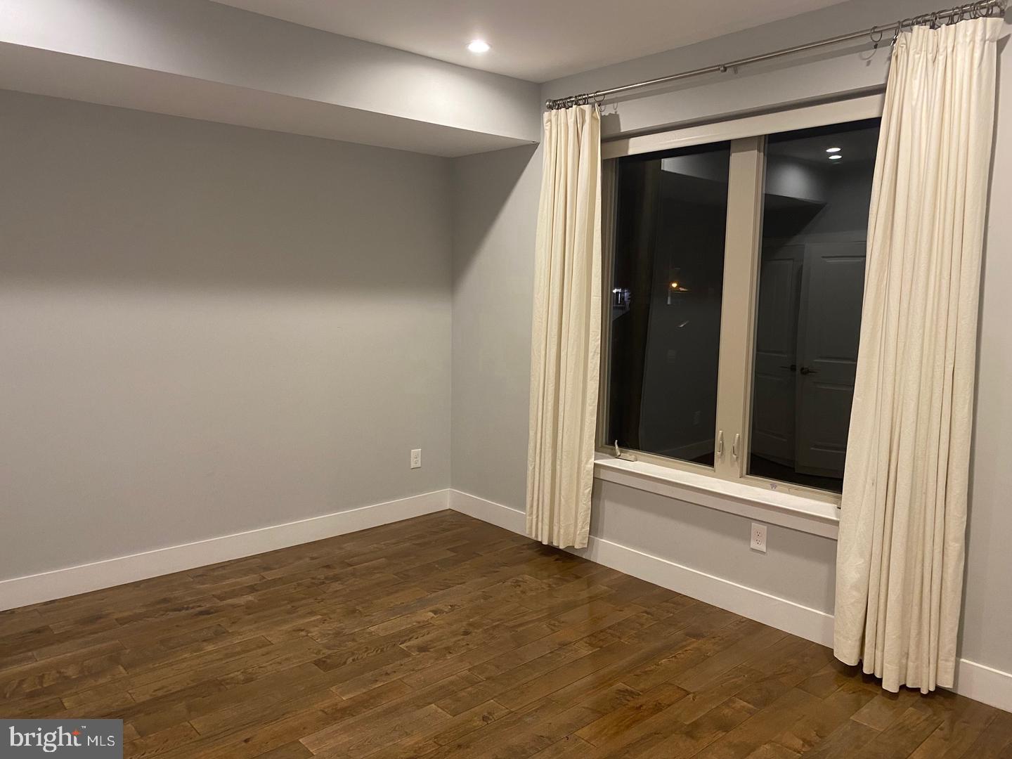 4745 Sheldon St Property Photo 11