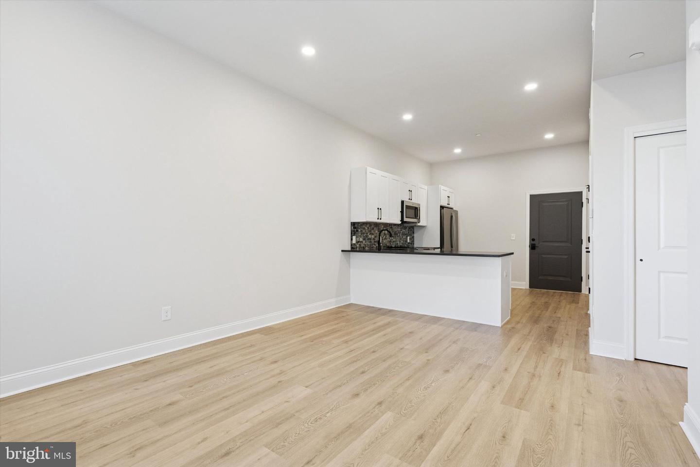 2153 E Lehigh Ave #501 Property Photo 11