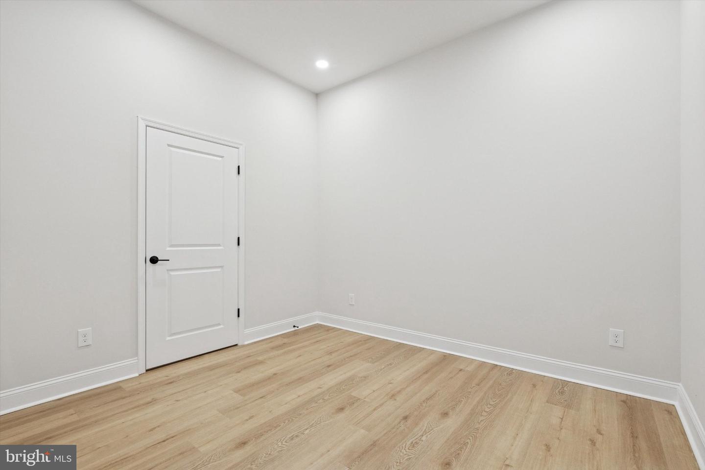 2153 E Lehigh Ave #501 Property Photo 14