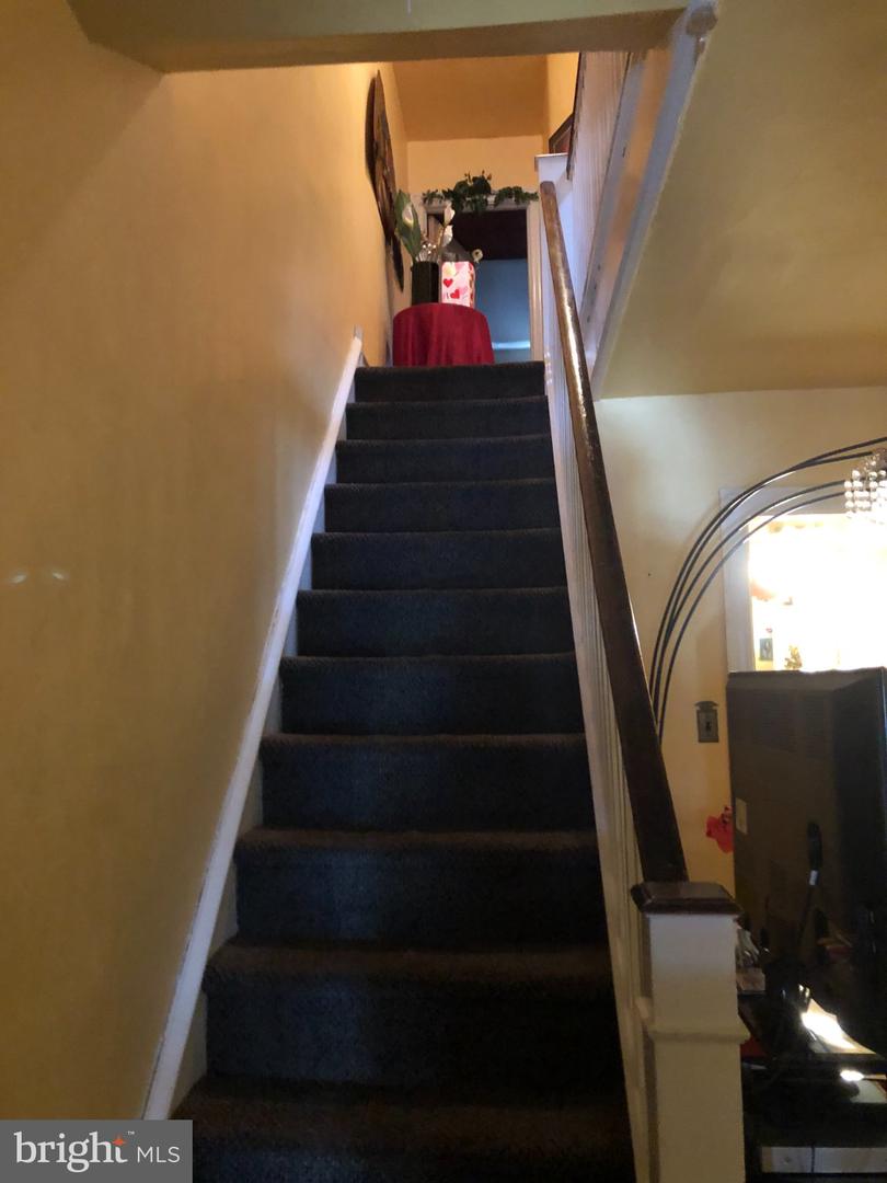 122 Linton St Property Photo 11