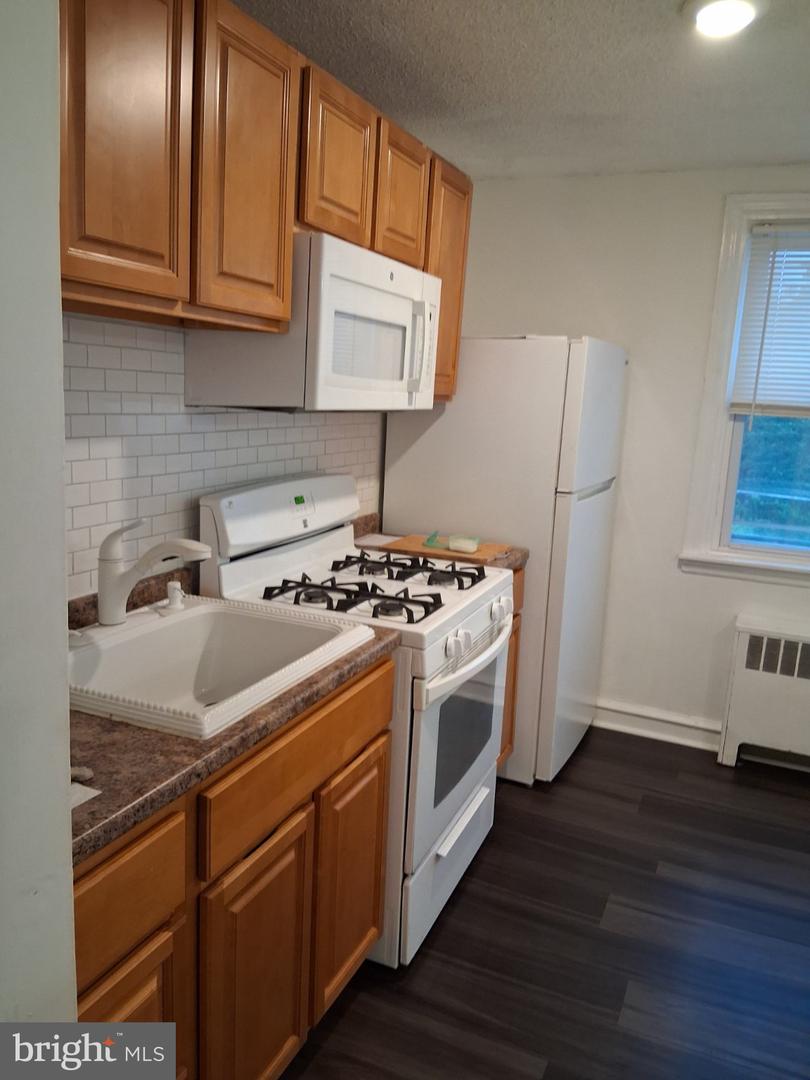 2853 Benner St Property Photo 9