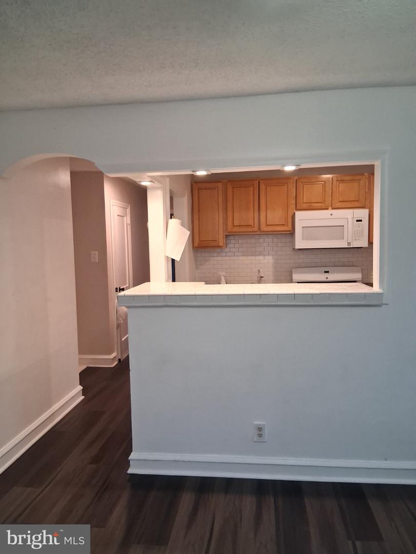 2853 Benner St Property Photo 11
