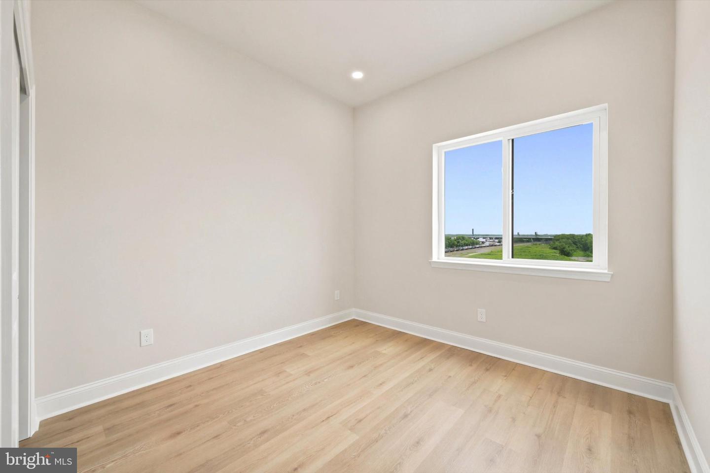 2153 E Lehigh Ave #508 Property Photo 10