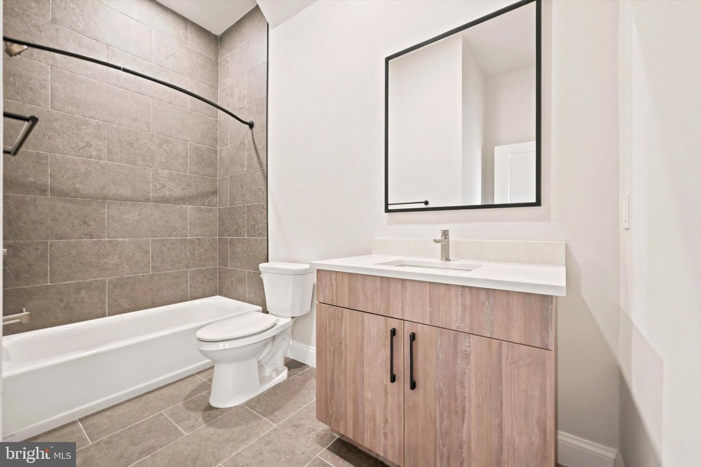 2153 E Lehigh Ave #508 Property Photo 11