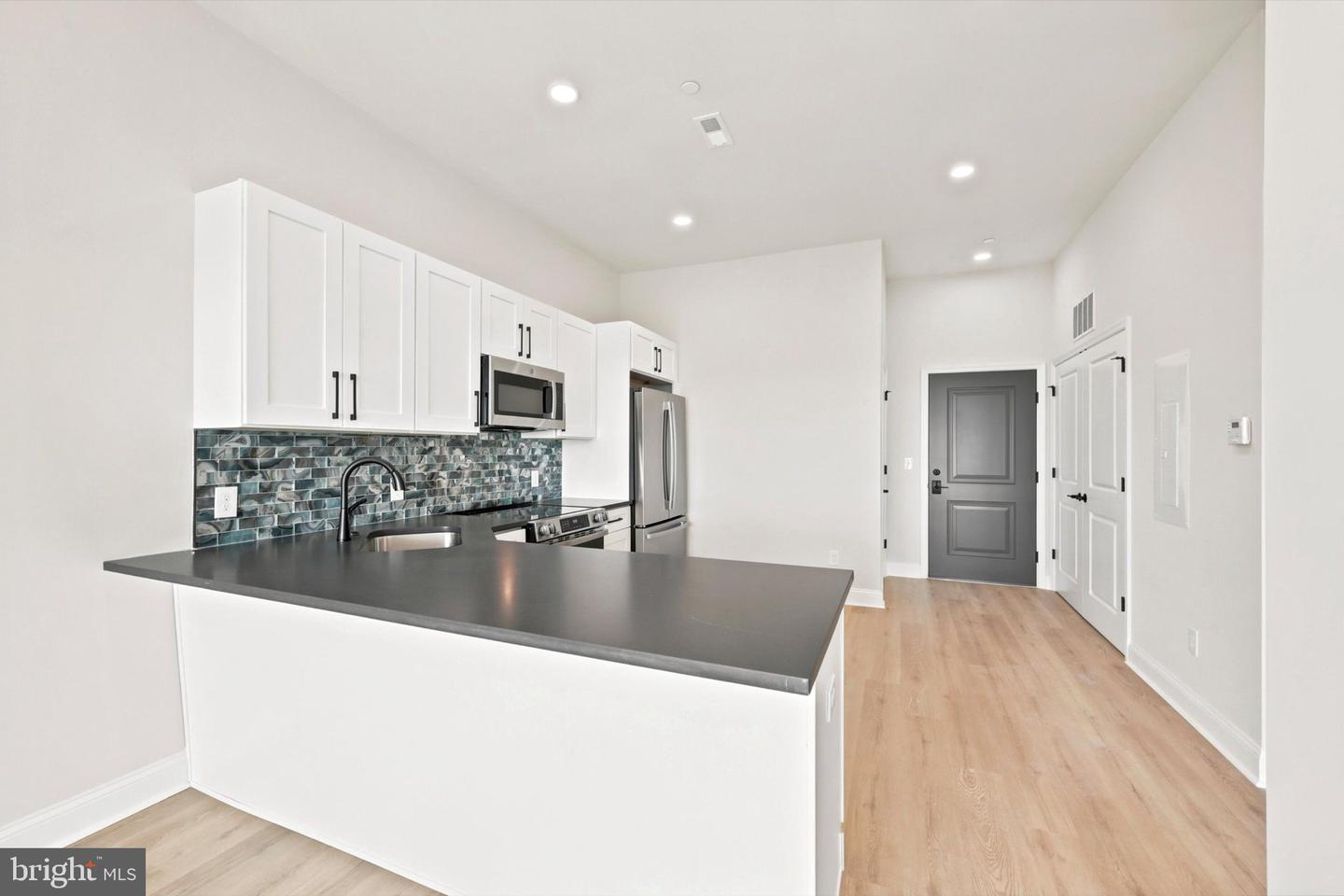 2153 E Lehigh Ave #508 Property Photo 13