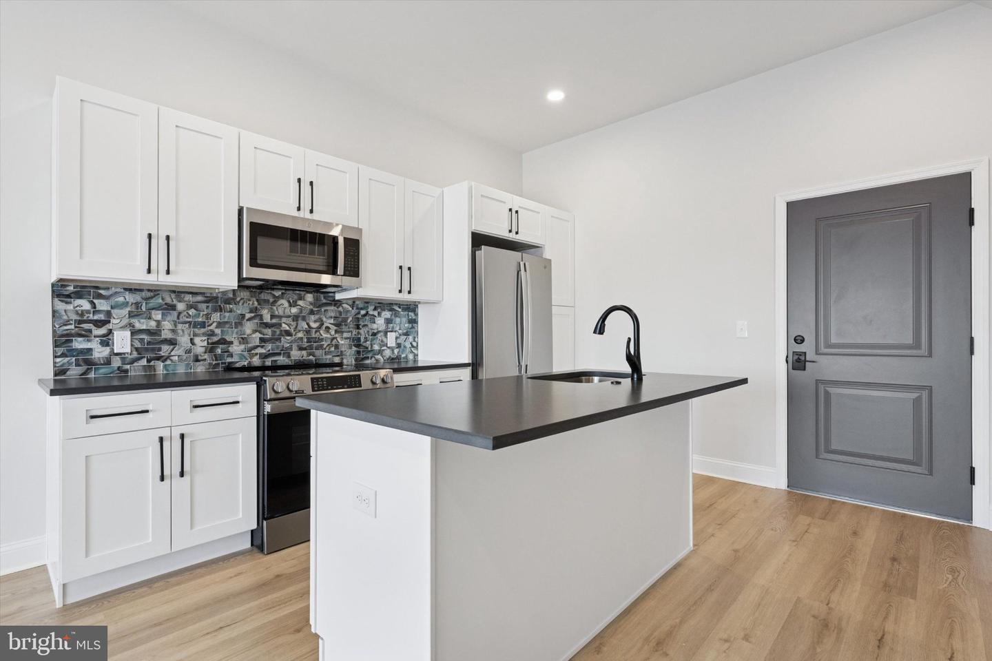 2153 E Lehigh Ave #205 Property Photo 10