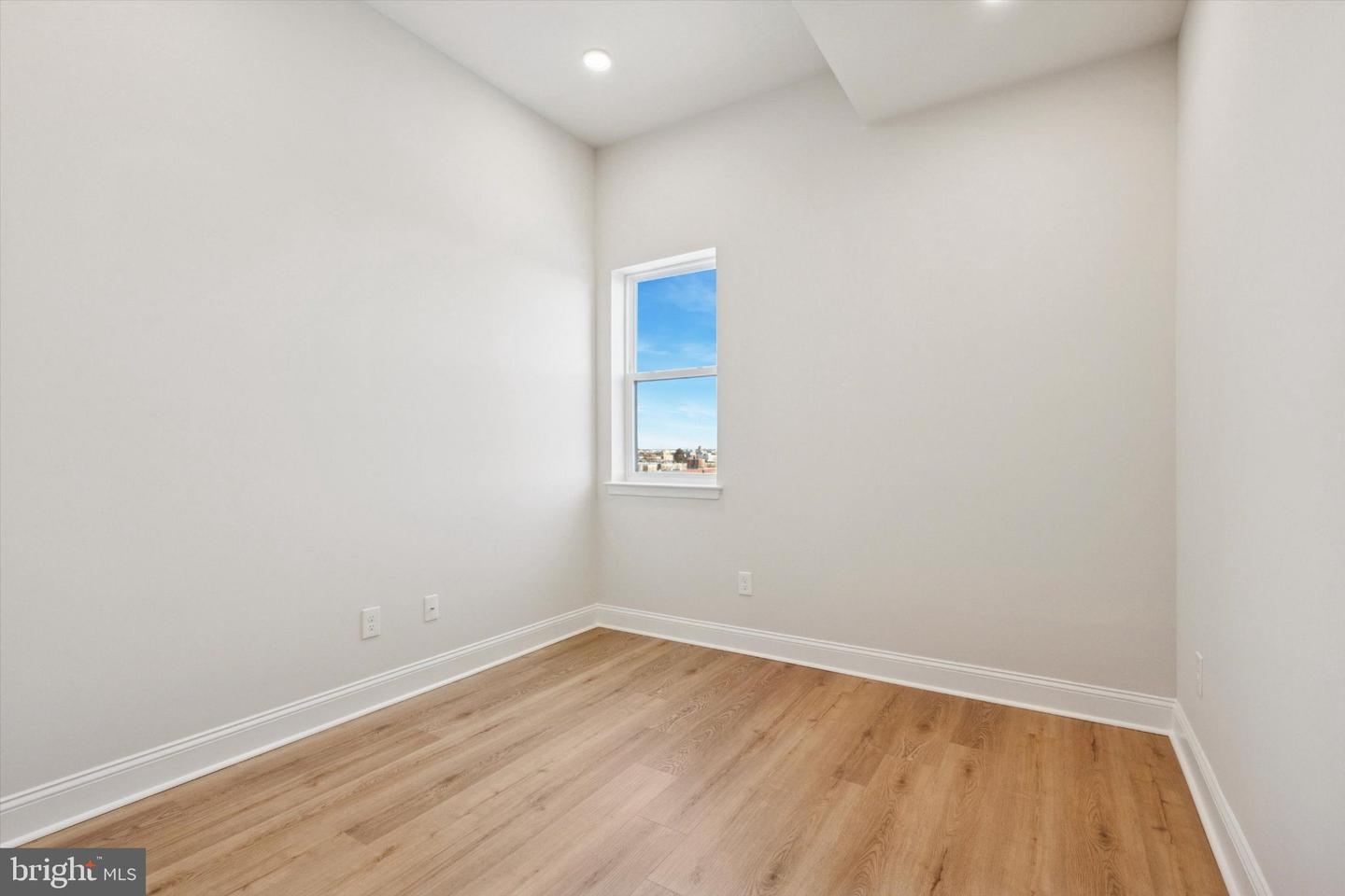 2153 E Lehigh Ave #205 Property Photo 18