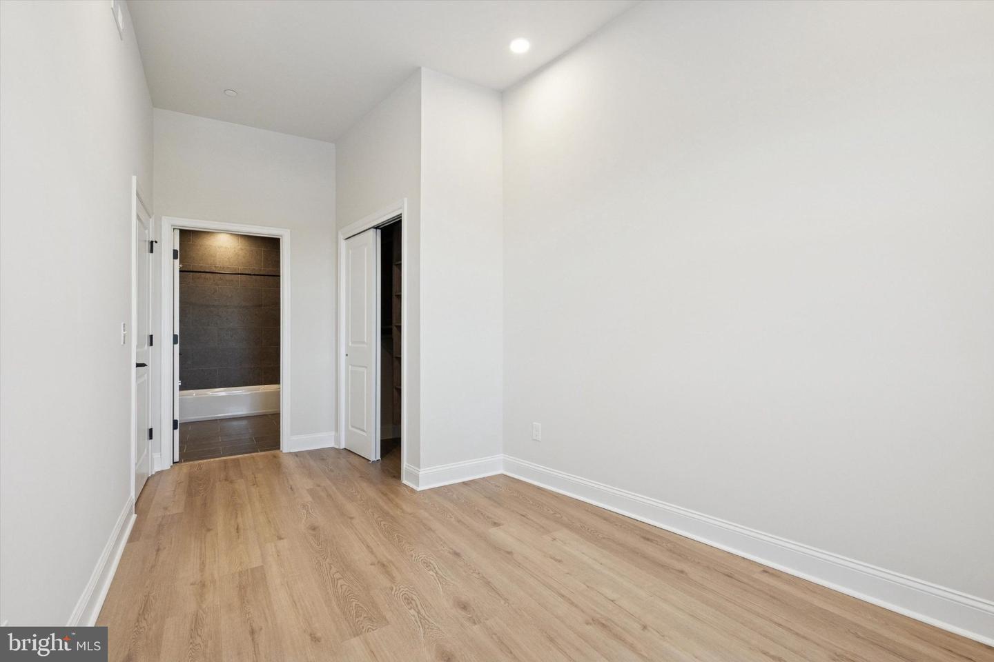 2153 E Lehigh Ave #205 Property Photo 20