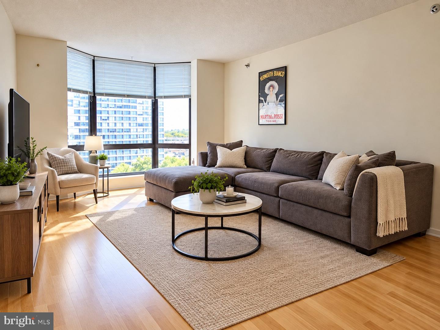 2018-32 WALNUT ST #15C Property Photo 1