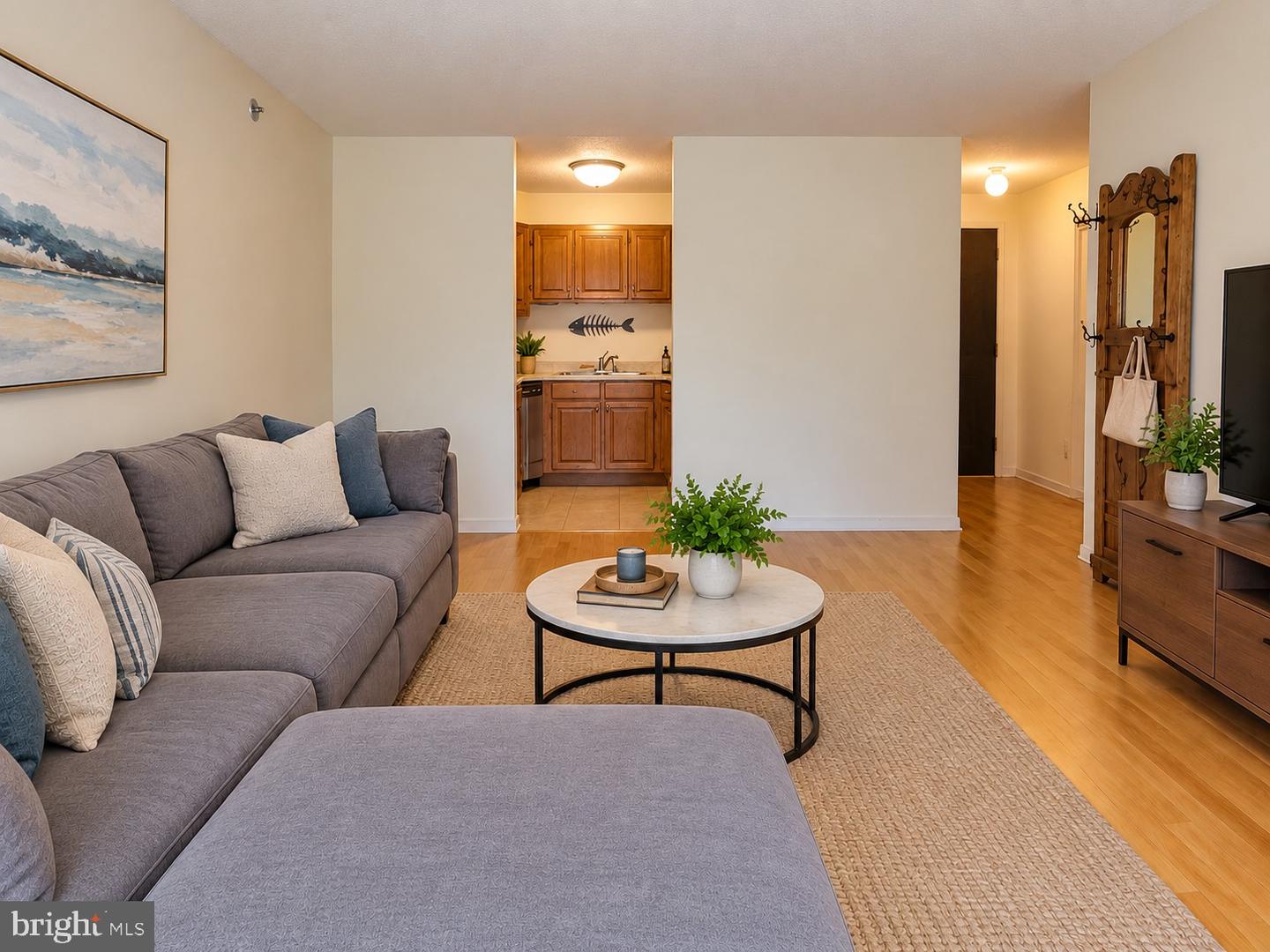 2018-32 Walnut St #15c Property Photo 2