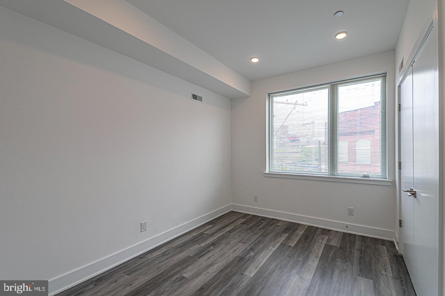 1245 Ridge Ave #unit 301 Property Photo 3
