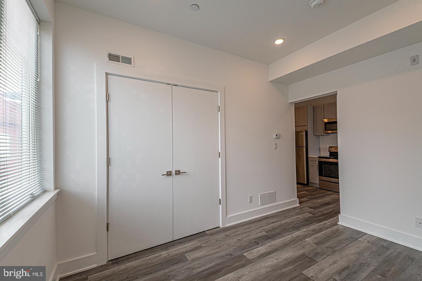 1245 Ridge Ave #unit 301 Property Photo 4