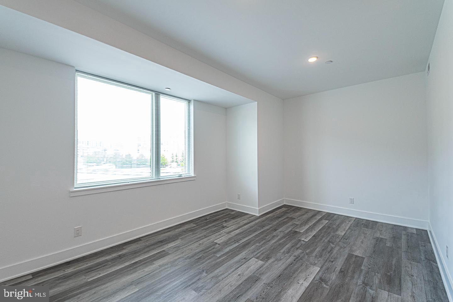 1245 Ridge Ave #unit 301 Property Photo 8