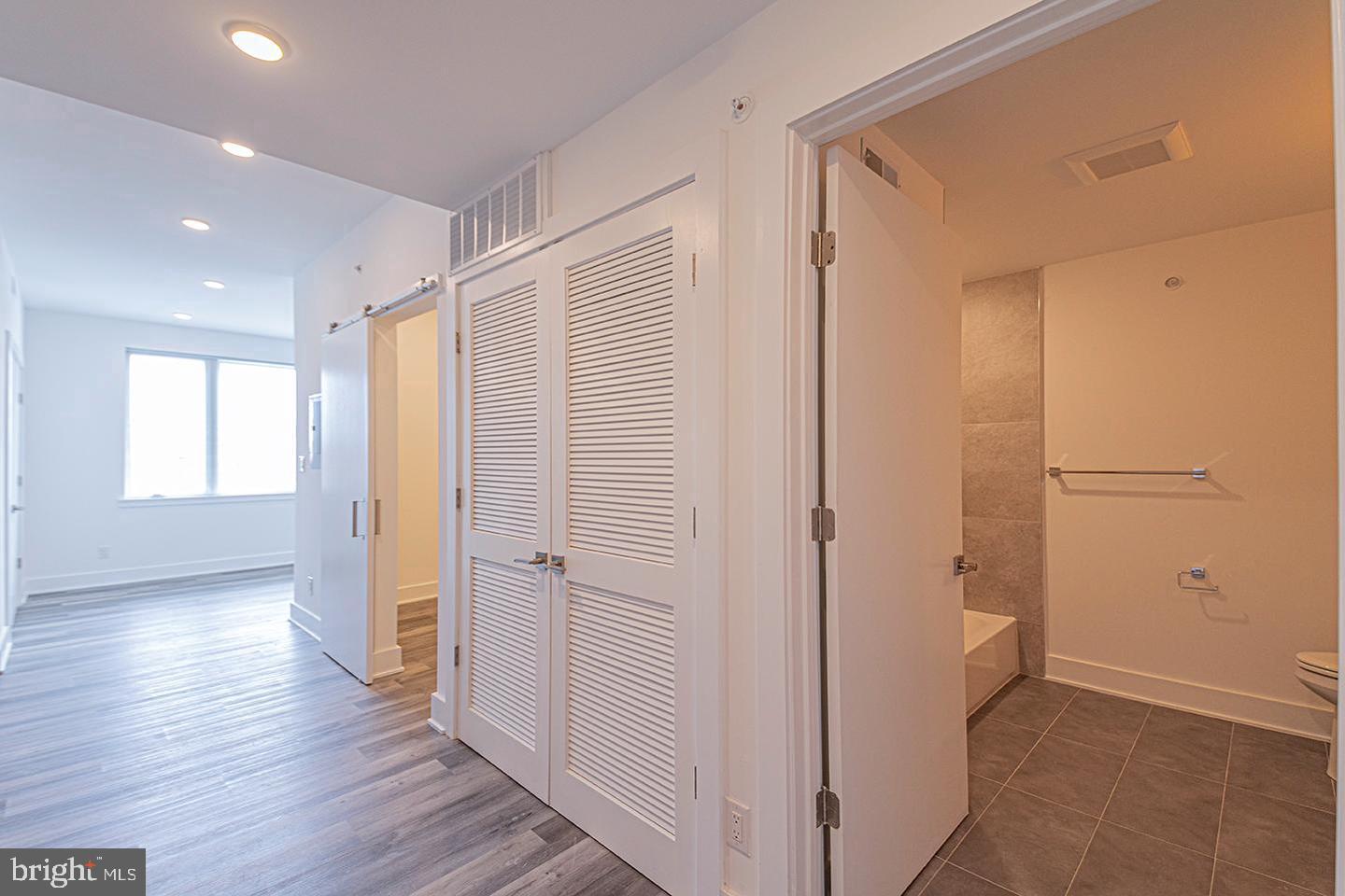1245 Ridge Ave #unit 307 Property Photo 3