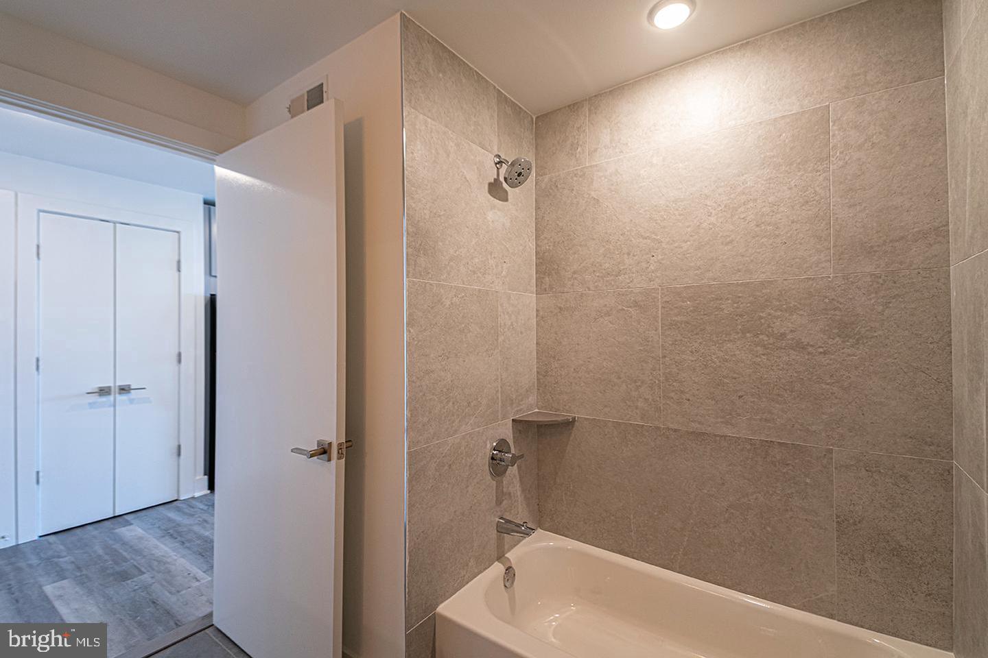 1245 Ridge Ave #unit 307 Property Photo 5
