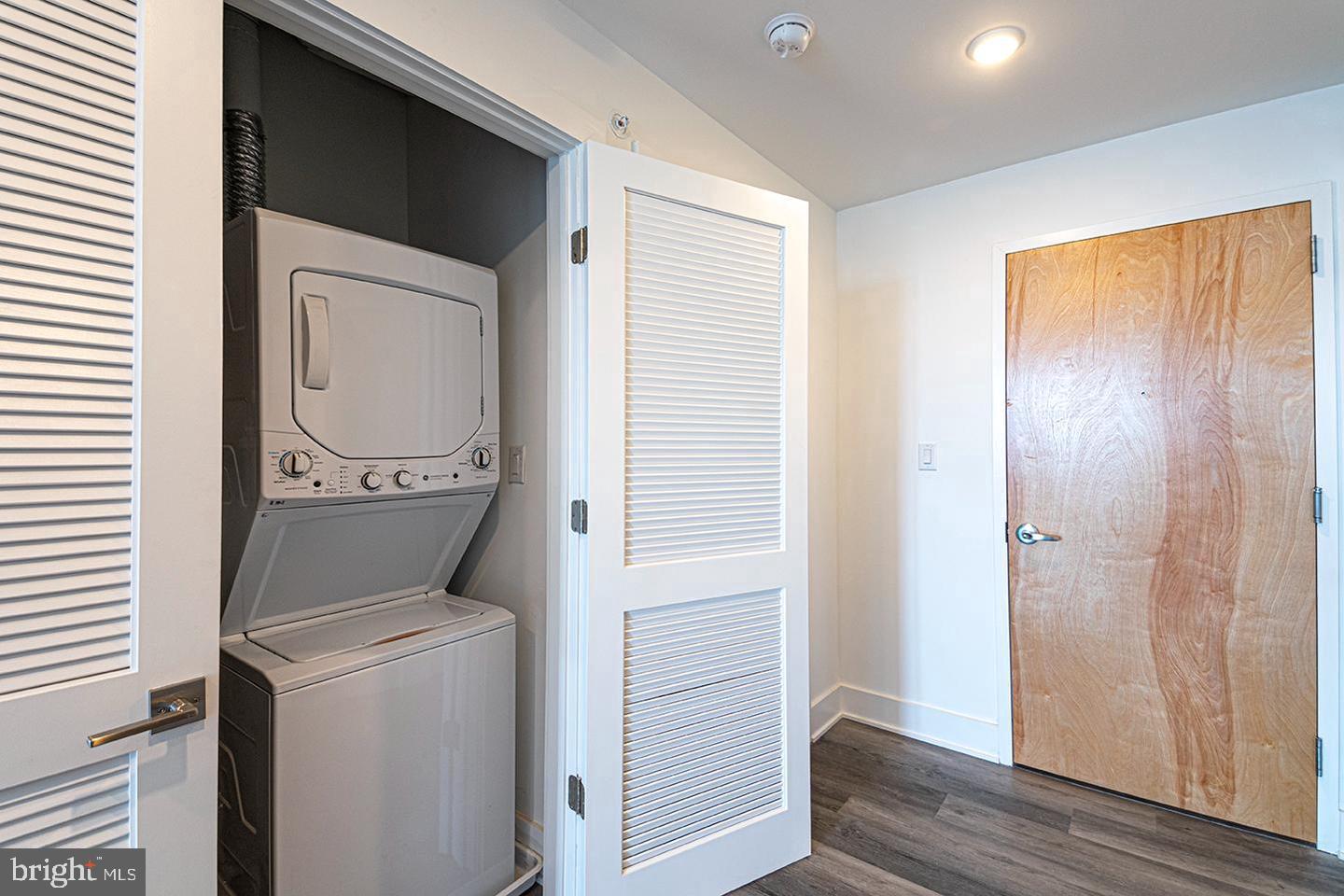 1245 Ridge Ave #unit 307 Property Photo 6