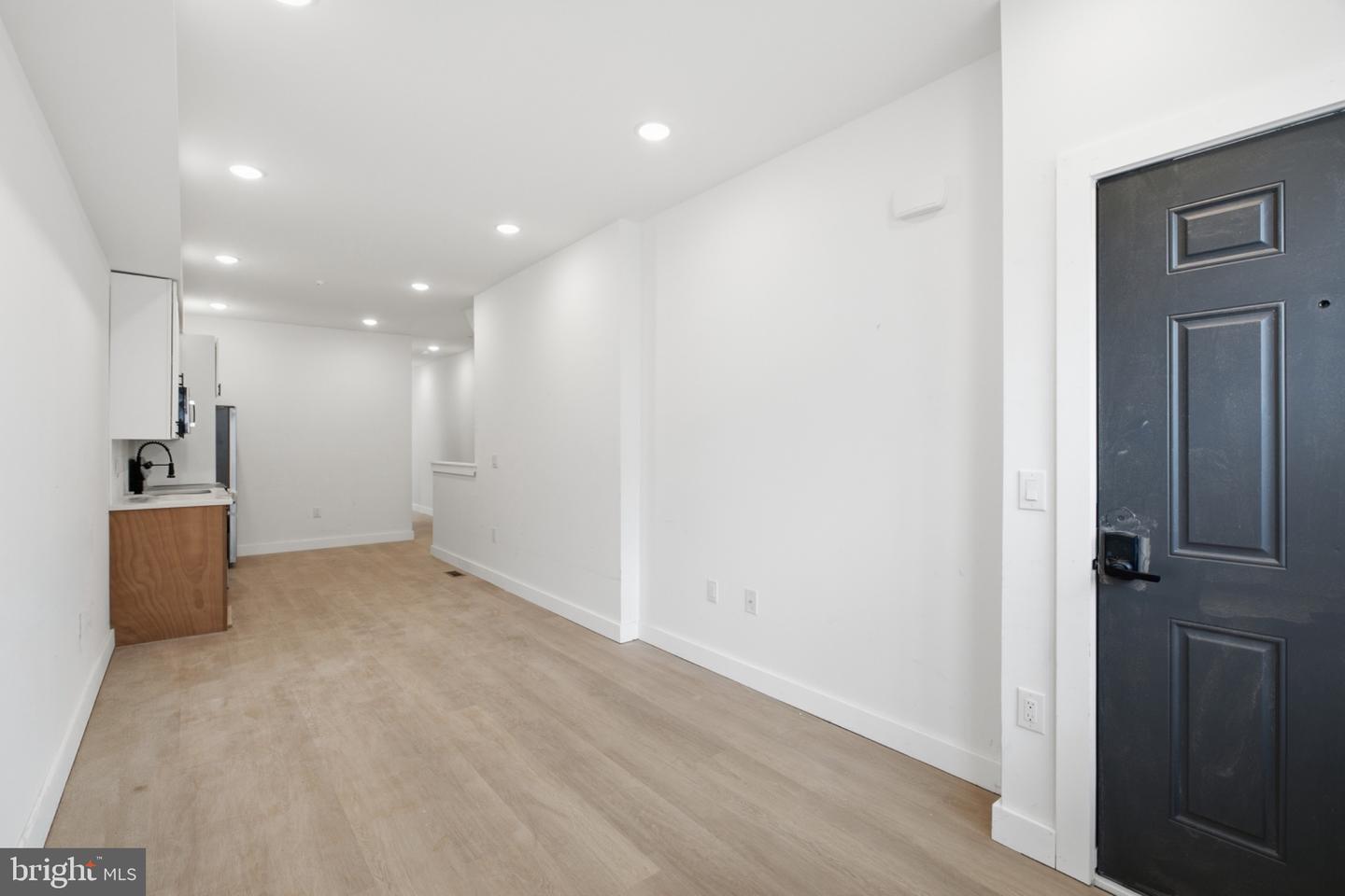 1542 W York St Property Photo 3