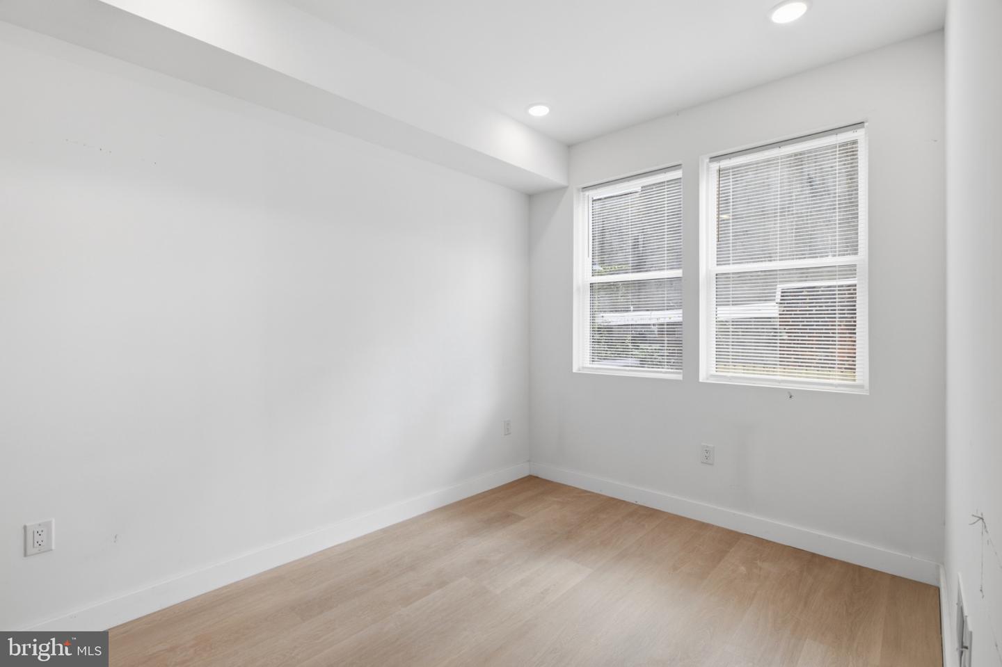 1542 W York St Property Photo 7