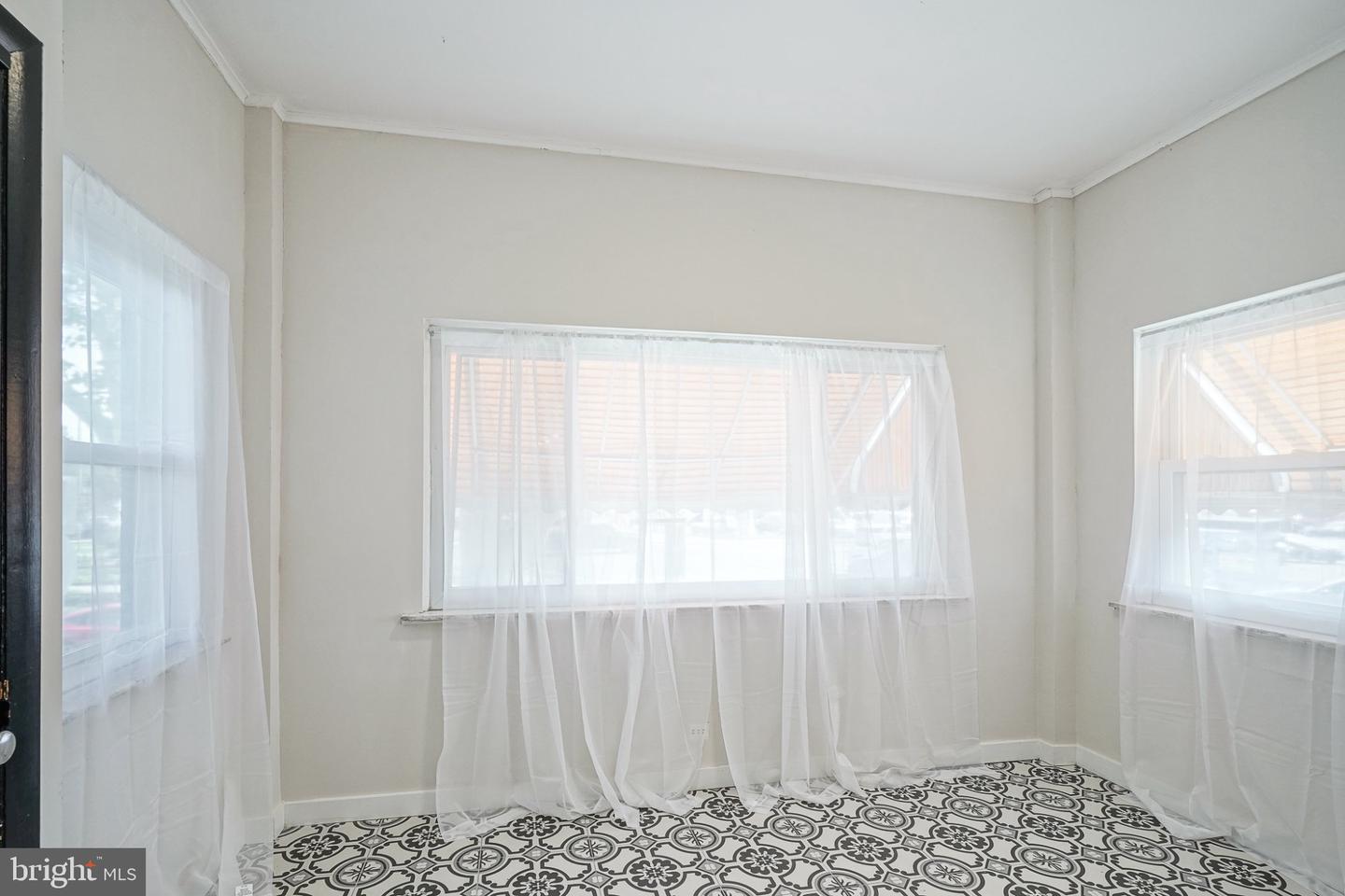 2412 S 24th St #1 Property Photo 7