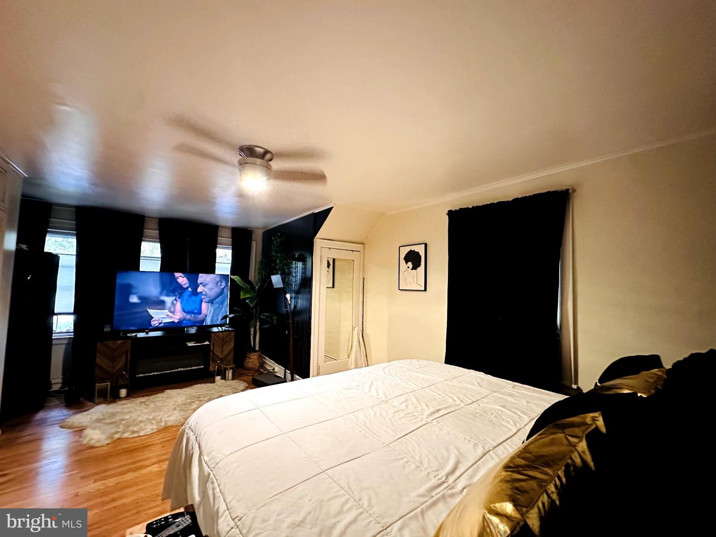 4709 Ramona Ave Property Photo 5